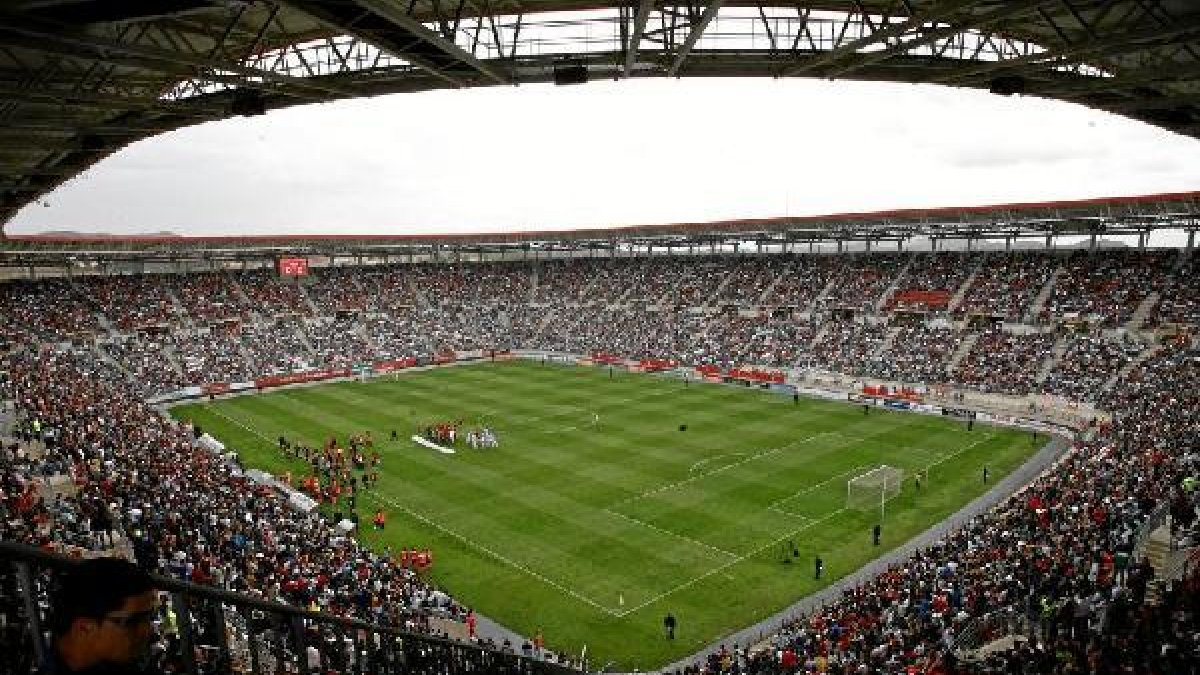 La Nueva Condomina se puede quedar sin fútbol.x