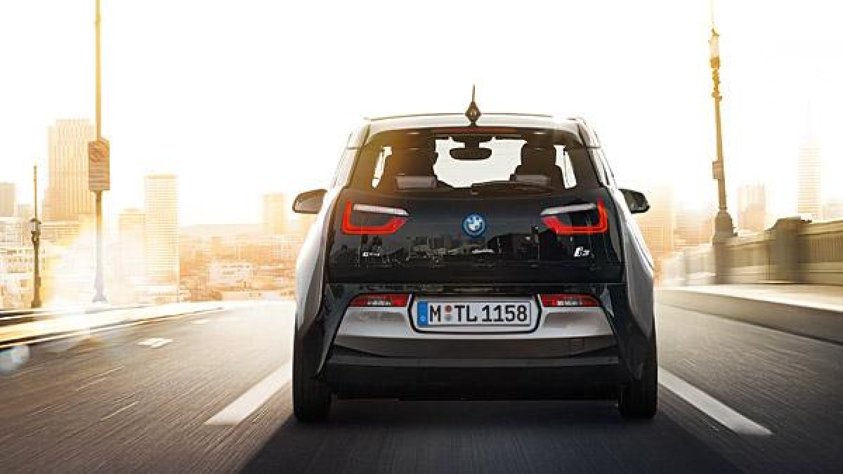 El BMW i3 es el nuevo coche eléctrico de la marcae;clip:rect(46