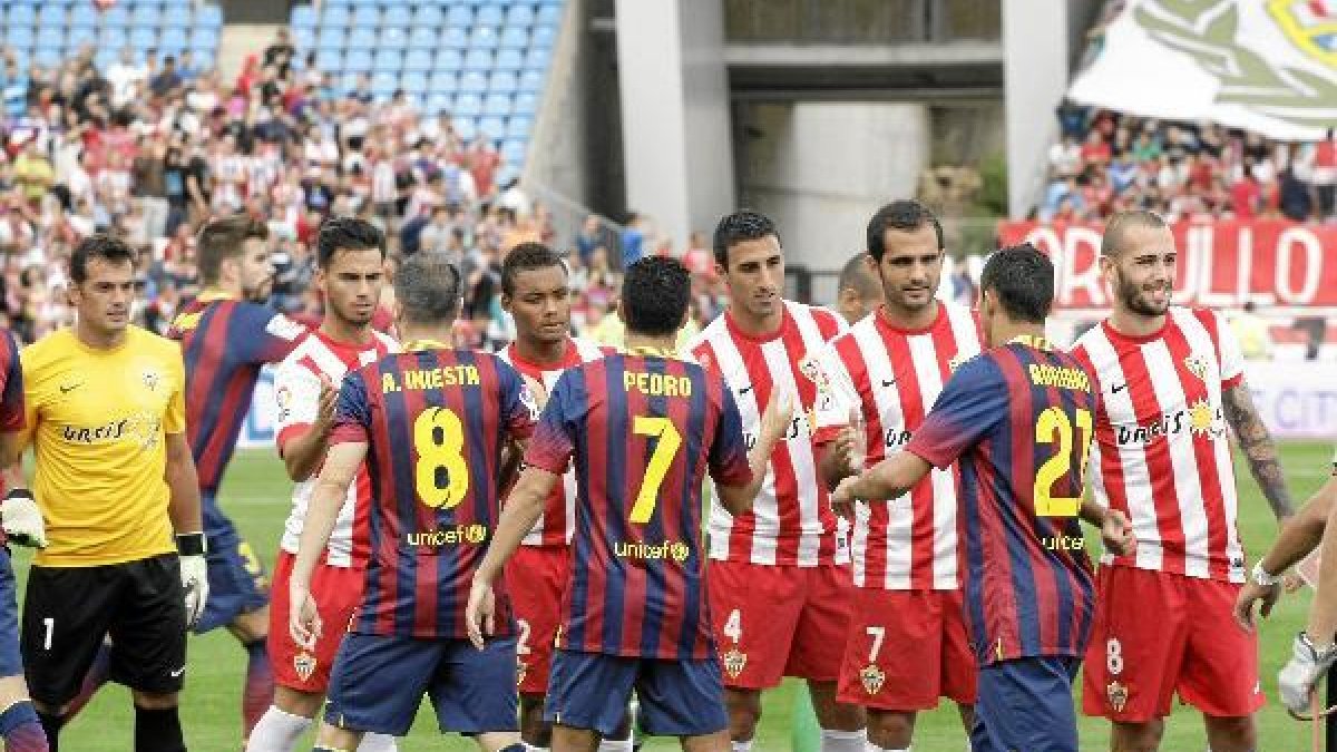 Real Madrid y Barça tienen que volver por Almería.e;clip:rect(4