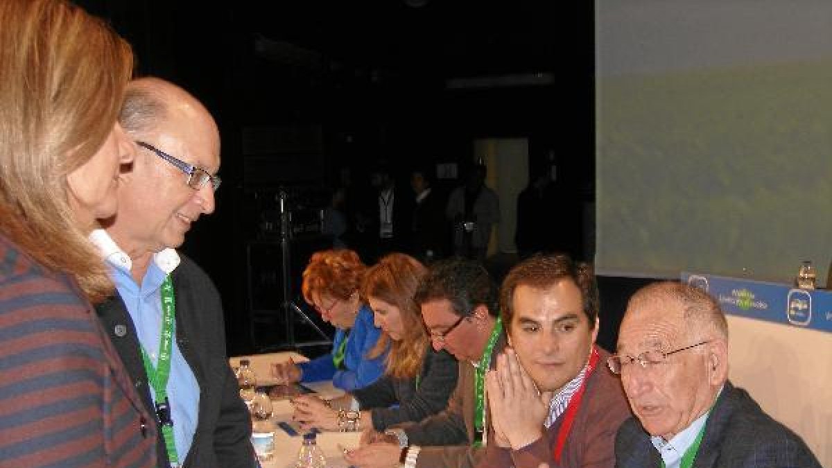 Amat con Báñez y Montoro. o,469px);}<