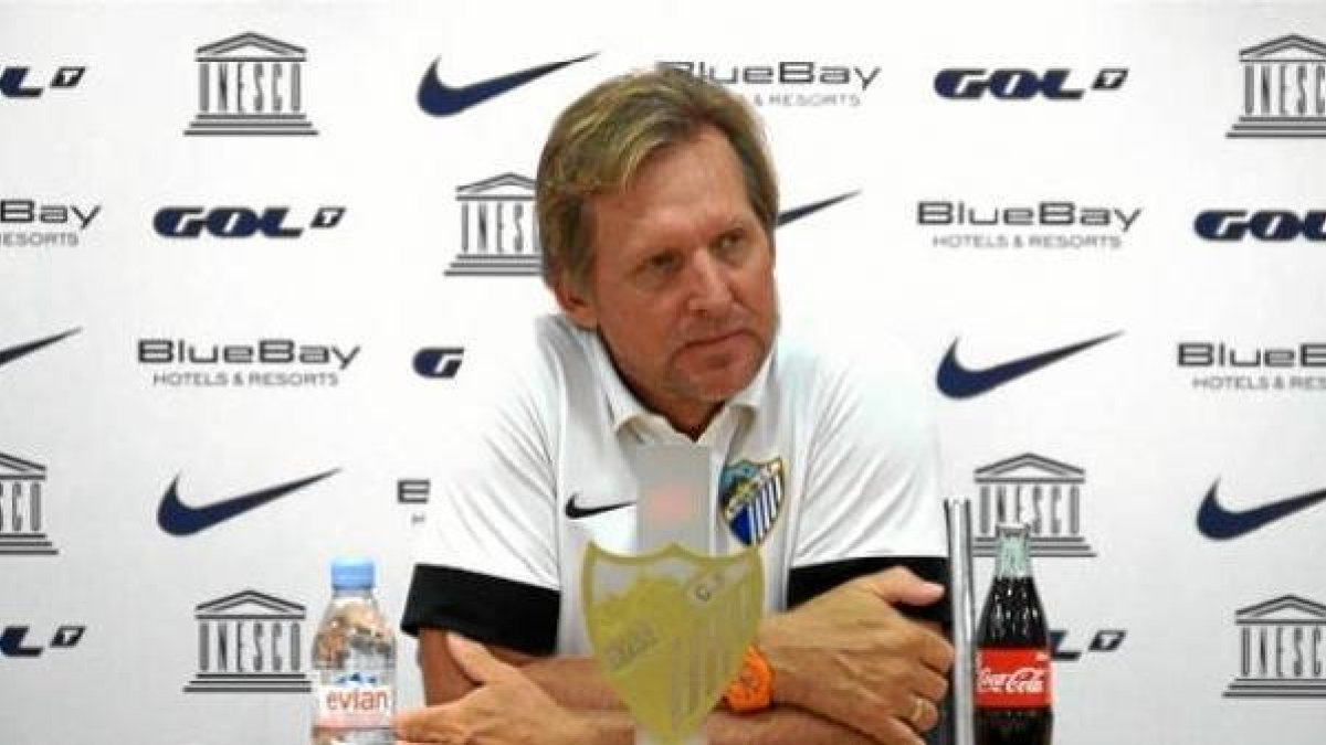 Schuster empieza a entender los pitos de los aficionados.e;clip