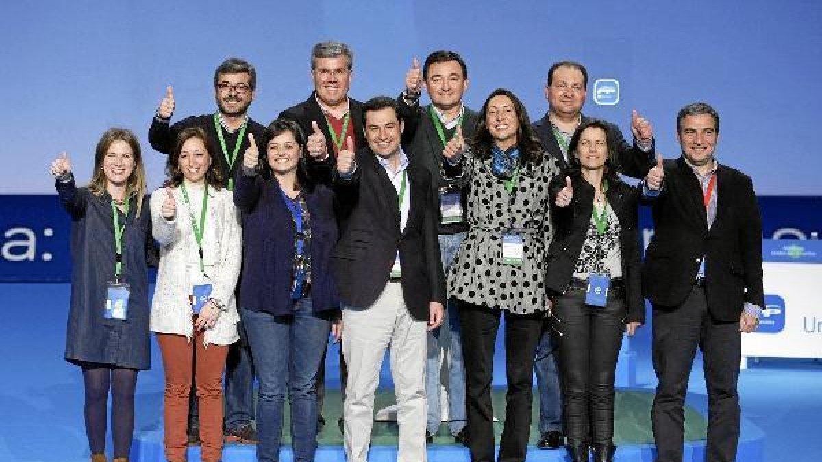 La directiva del PP andaluz durante el acto.x,a
