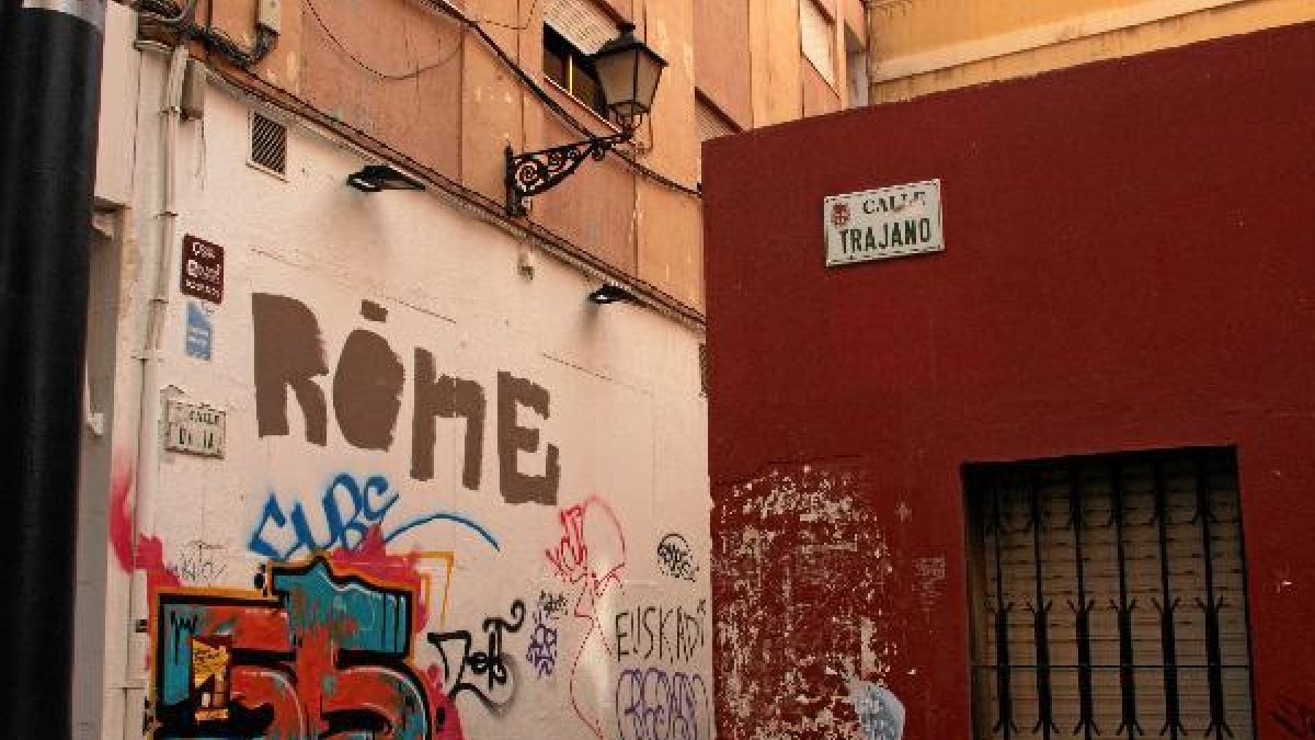 Imagen de la calle Trajano en el Casco histórico de la capital.