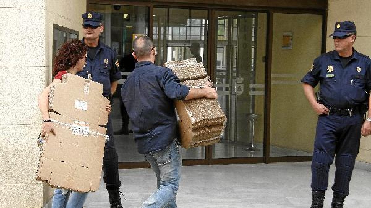 Intervención policial en el Ayuntamiento de El Ejido el 20 de octubre de 2009tyle>.apqj{po