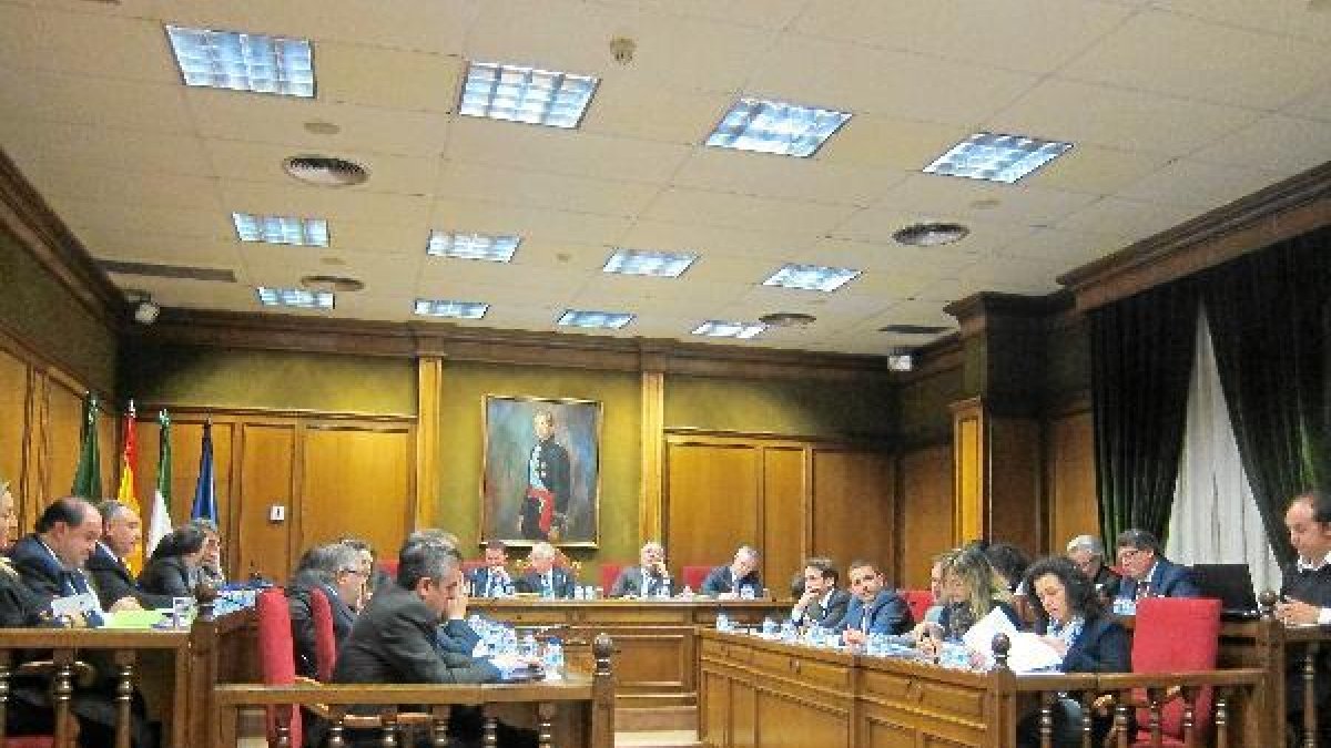 Diputados en la sesión plenaria de ayer.x,auto