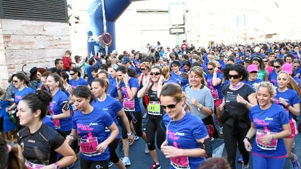 Carrera solidaria de la mujer del pasado añox,a