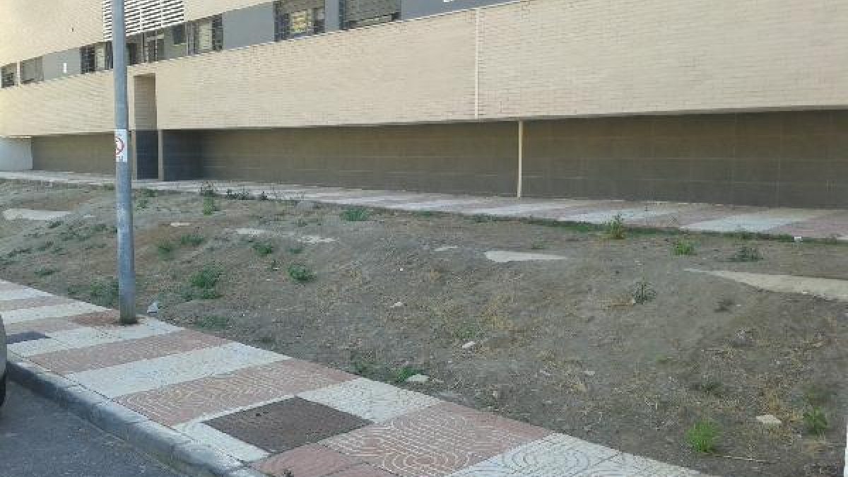 Tubería del Canal de Benínar, junto a un residencial.e;clip:rec