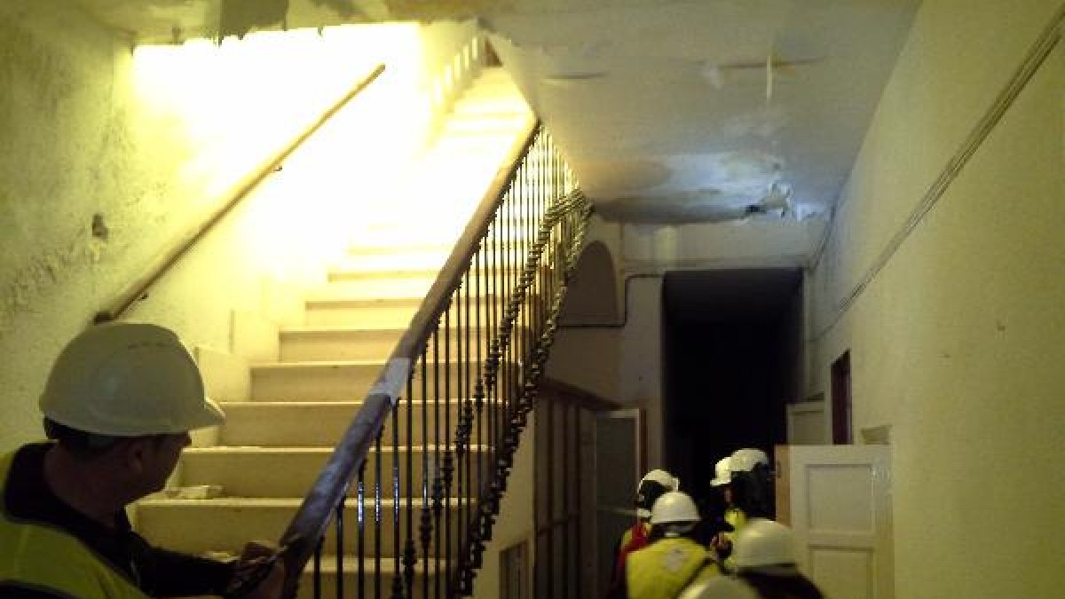 Pasillos con consultas en el Provincial.x,auto,