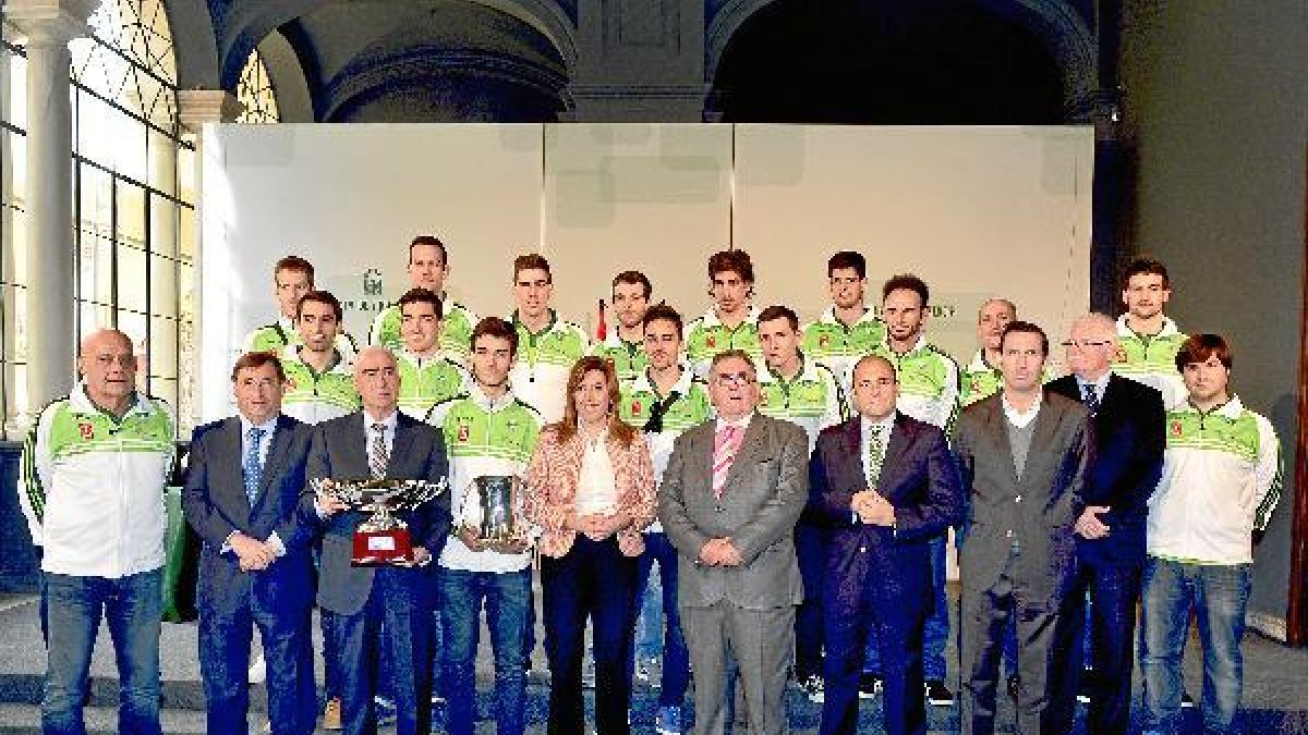 Los campeones de Unicajao,469px);}