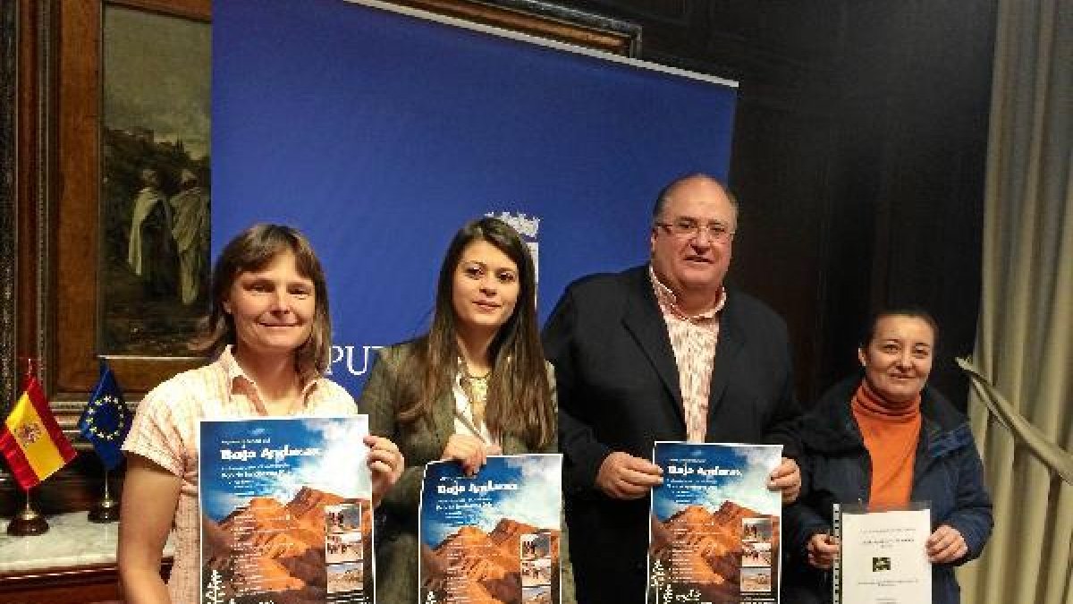 Acto de presentacióno,469px);}