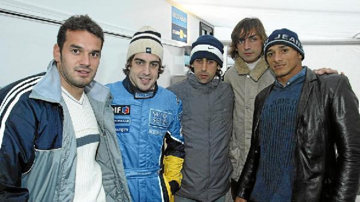 Esteban con Fernando Alonso, Gallardo, Navarro y Darío Silvae;c