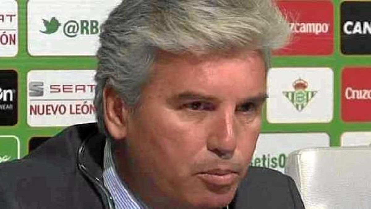 El presidente bético tiene claro que su futuro no está en el palco.tyle>.apqj{position:abs
