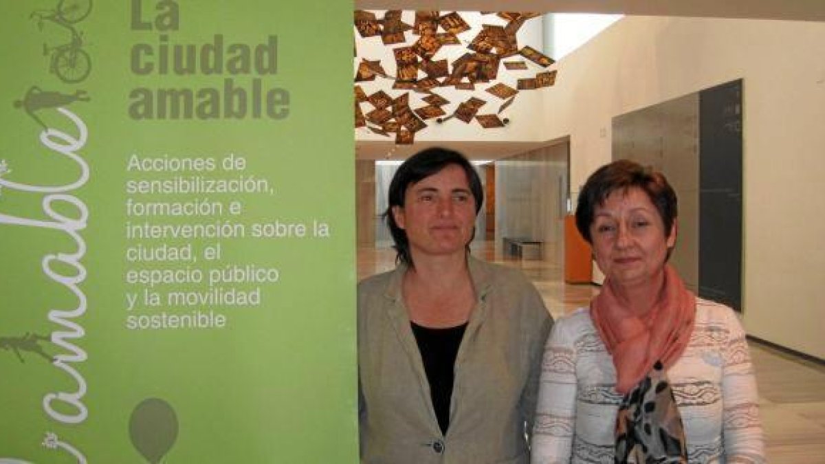 Gaia Redaelli, directora general de Rehabilitación y Arquitectura de la Consejería de Fomento, y Enc