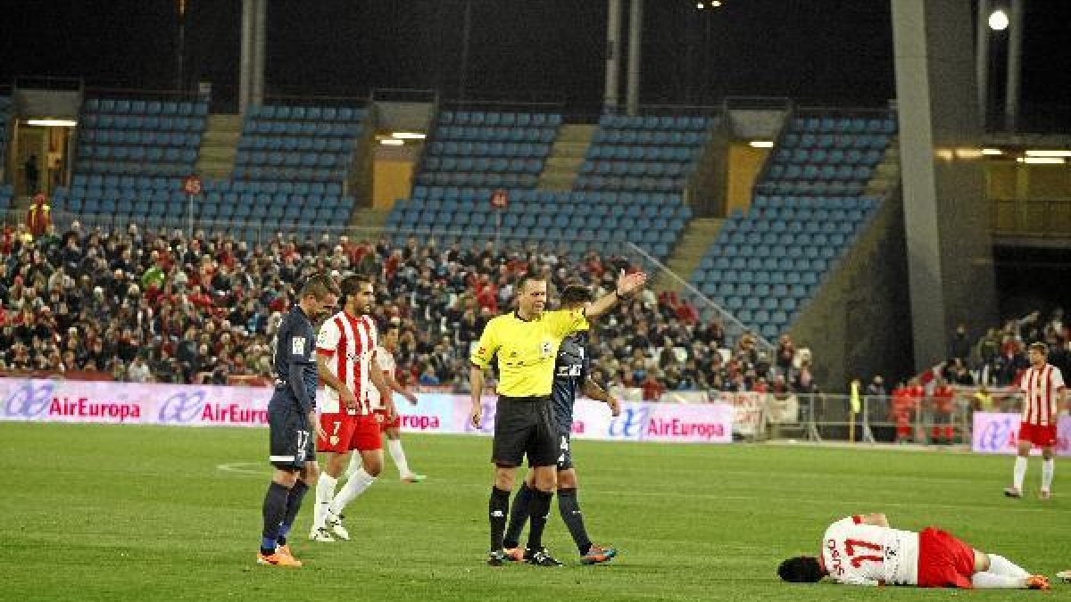 Muñiz Fernández dejó juar al límite a los dos equipos.e;clip:re