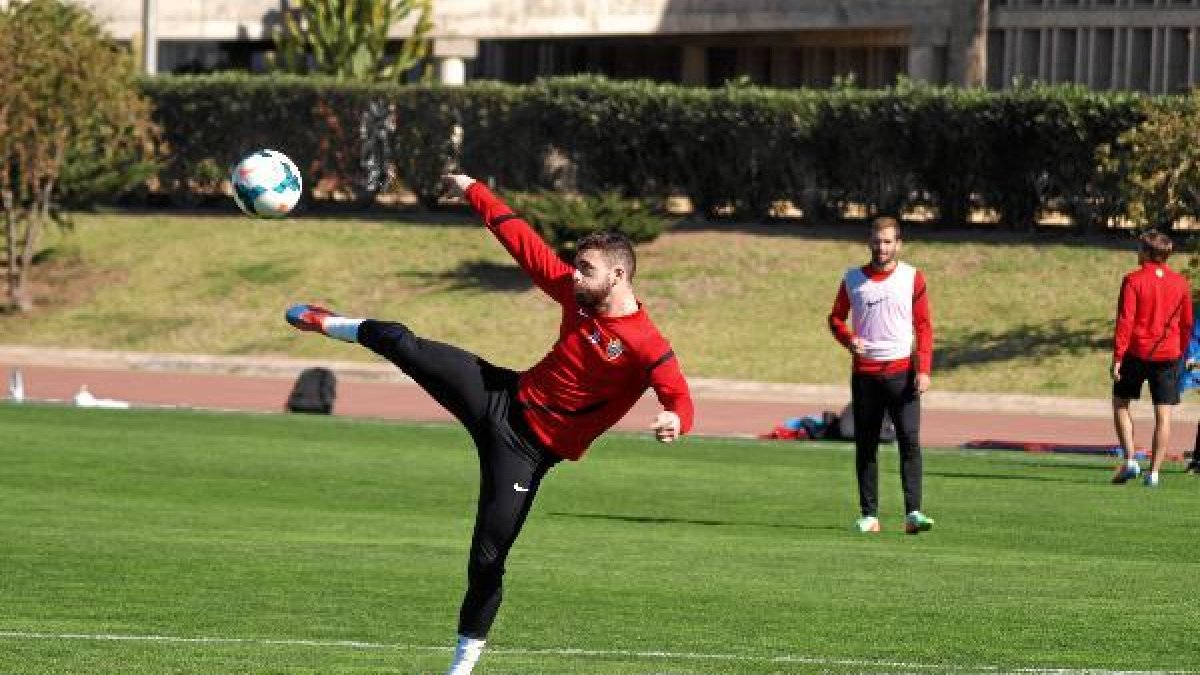 Afinando la puntería al acabar el entreno.x,aut