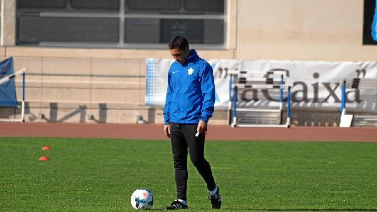 Francisco mantiene al Almería fuera del descenso.e;clip:rect(46