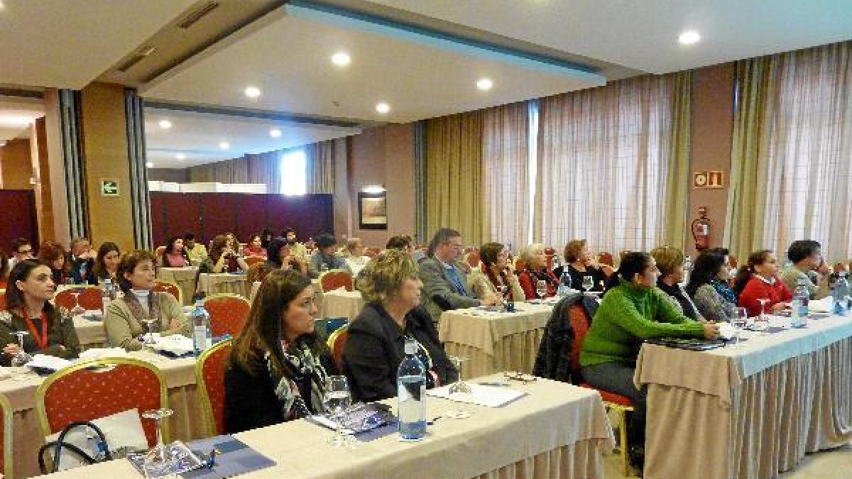Asistentes al congreso de Enfermedades autoinmunese;clip:rect(4
