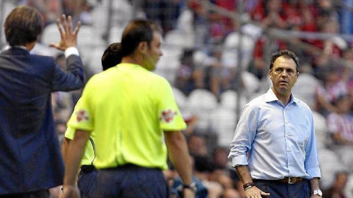 Caparrós sigue viviendo de los resultados y no del buen fútbol.