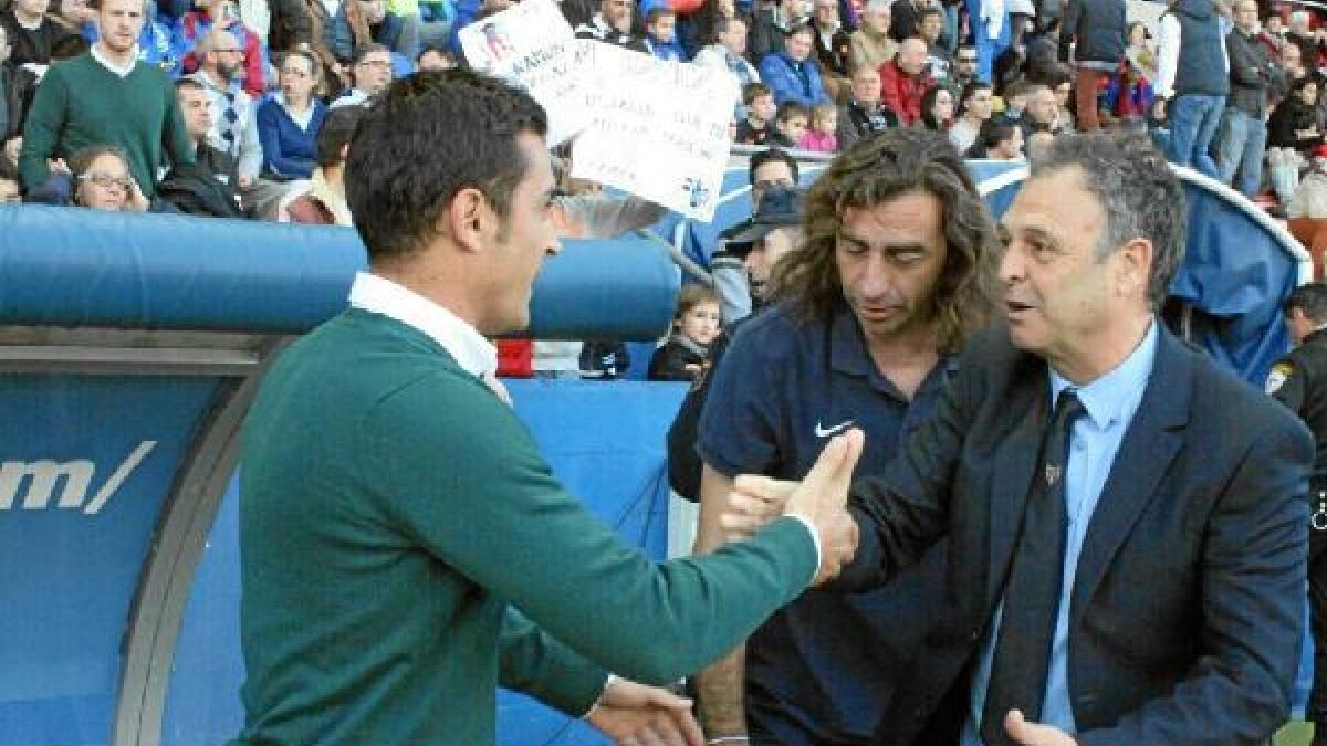 Francisco y Caparróso,469px);}