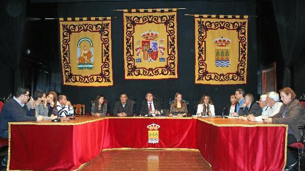 Pleno de ayer en el que el PSOE y PP votaron en el mismo sentido. tyle>.apqj{position:abso