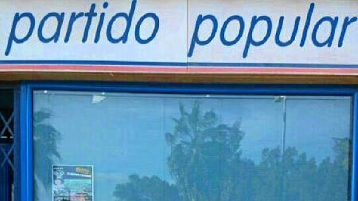 Fotografía de la sede del PP facilitada por IU.