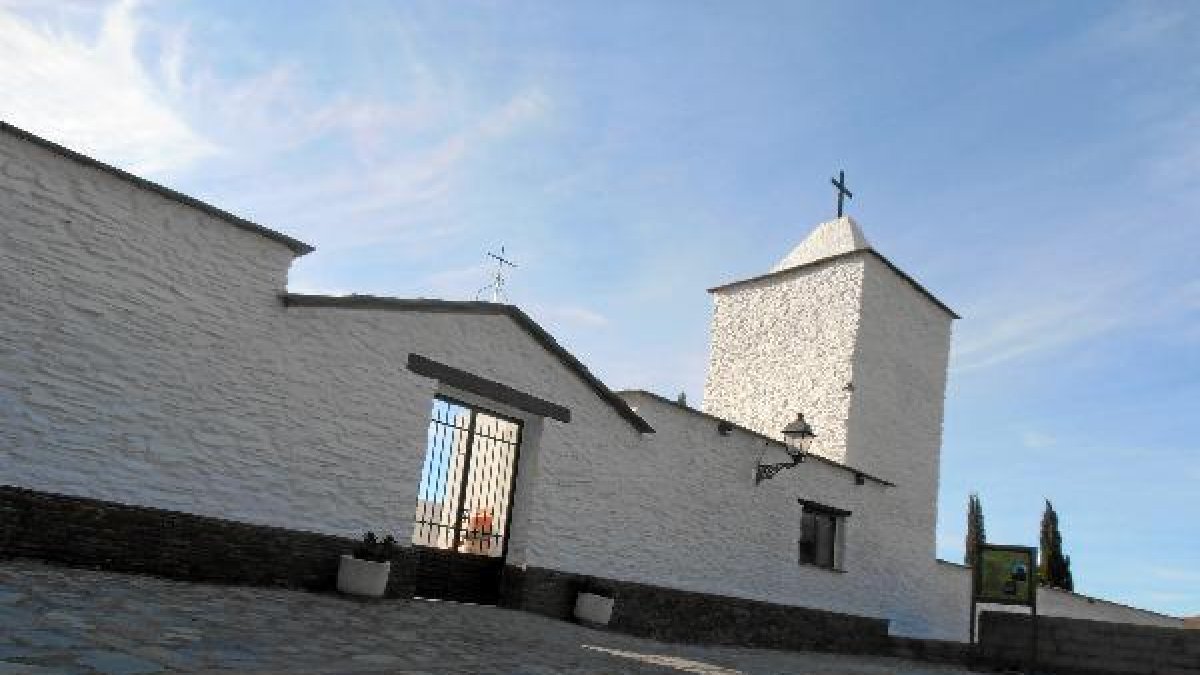 Fachada del cementerio tras la restauraciónx,au