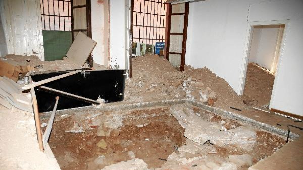 Interior de una de las salas municipales actualmentee;clip:rect