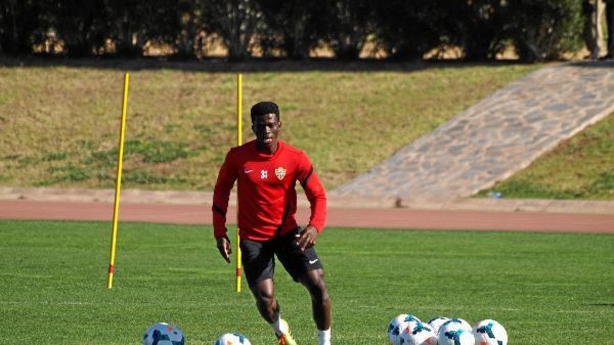 Ramón Azeez en el entreno de esta mañana.x,auto