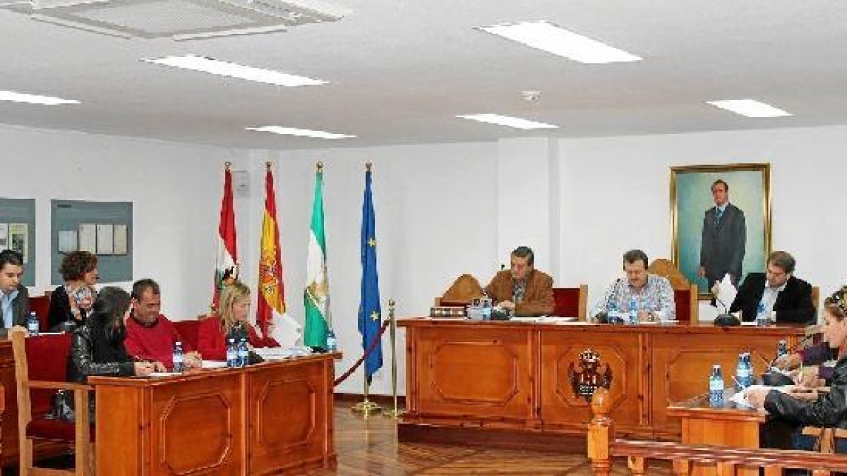 El alcalde, en el centro, en un pleno anterior.