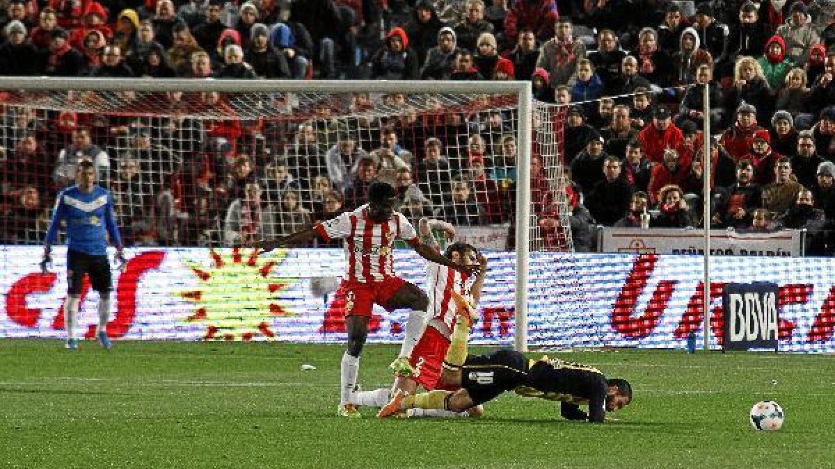 Torsiglieri, con Azeez y Arda.o,469px