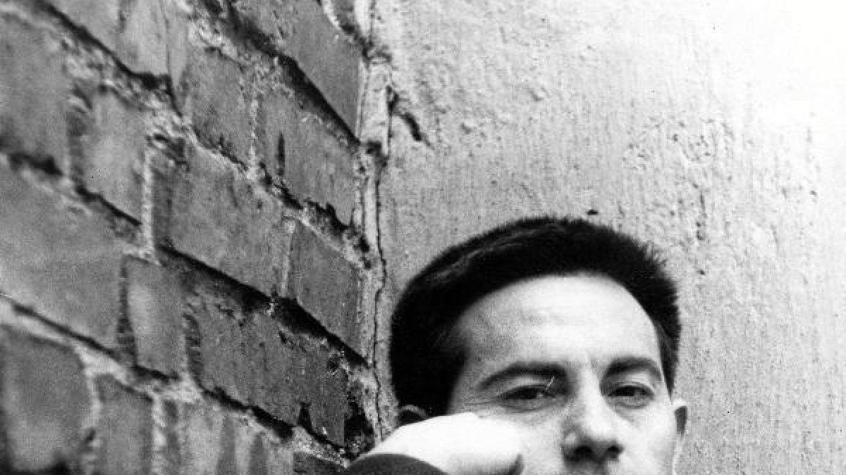 Agustín Gómez Arcos fue un escritor prohibido durante el franquismo. tyle>.apqj{position:a