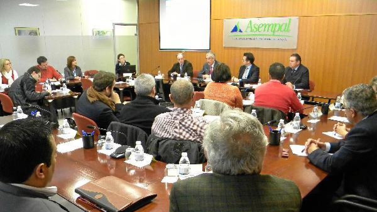 Una treintena de empresas participaron en la Jornada.e;clip:rec