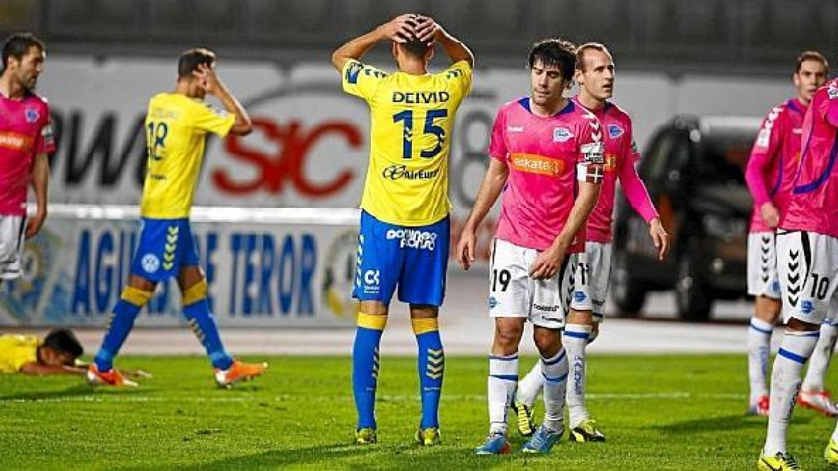 Las Palmas no da muestras de fiabilidad en las últimas jornadas.tyle>.apqj{position:absolu