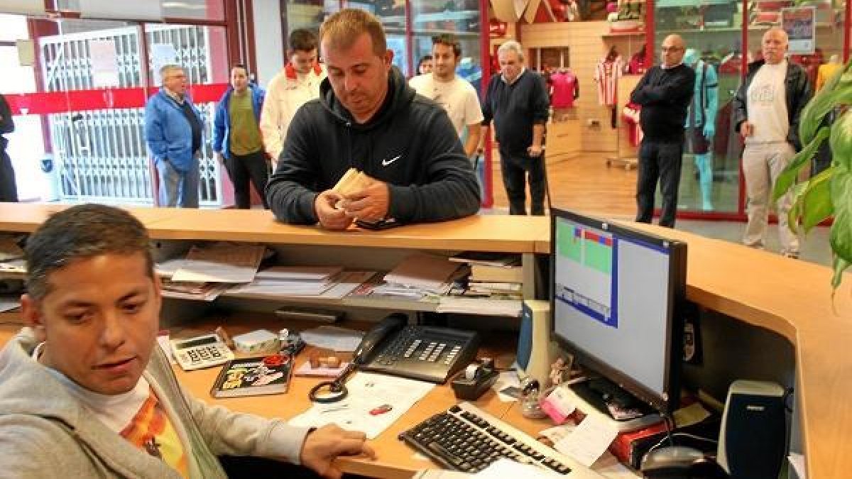 Las entradas se pueden adquirir en el club x,au