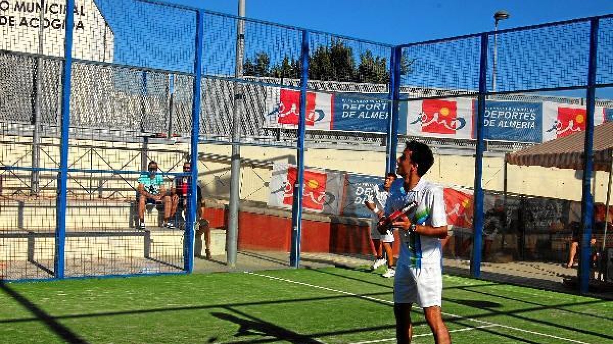 Gran nivel de padel.o,469px);}