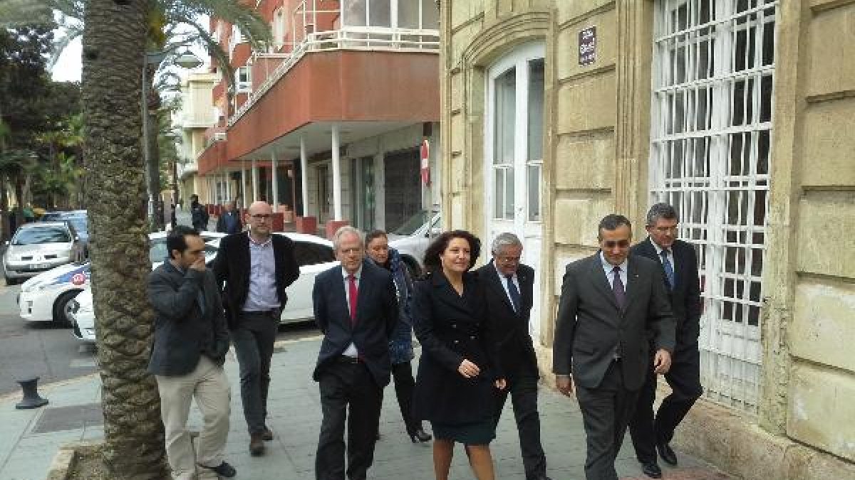 La delegada del Gobierno en Andalucía, Carmen Crespo, visita la sede de Cruz Roja.tyle>.ap