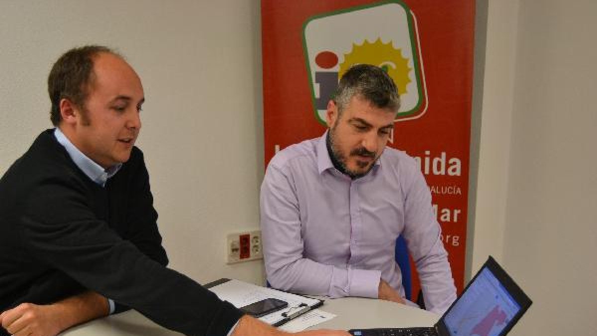 Juan Pablo Yakubiuk y Ricardo Fernández muestran el PGOU actual.tyle>.apqj{position:absolu