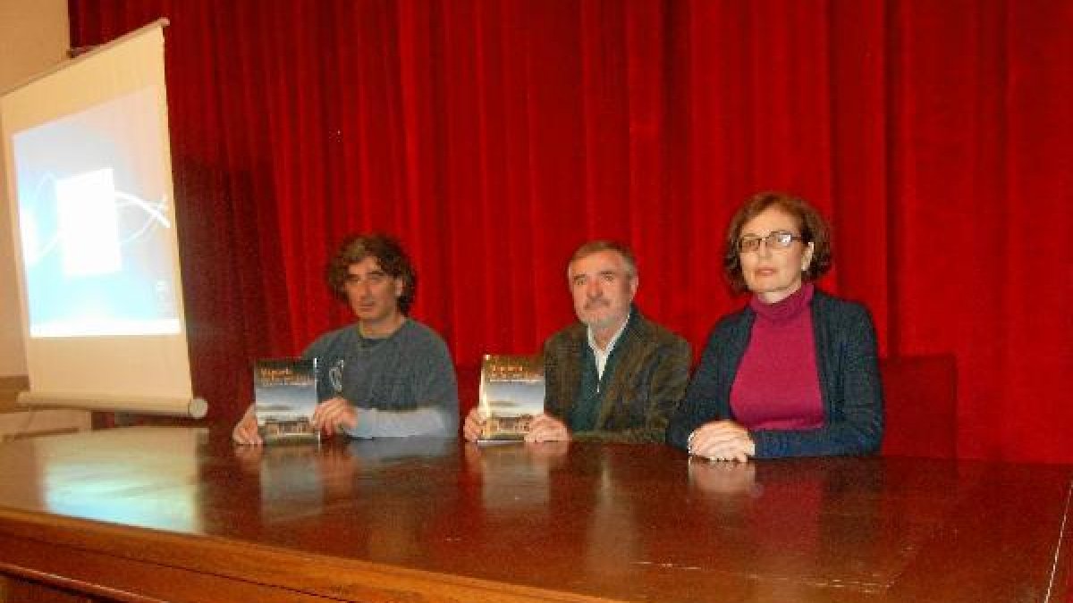 Ángel del Río, Luis Naranjo y María Dolores García.e;clip:rect(