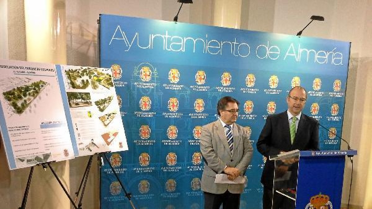 Presentación de las obras de remodelación del parque de Los Pinostyle>.apqj{position:absol