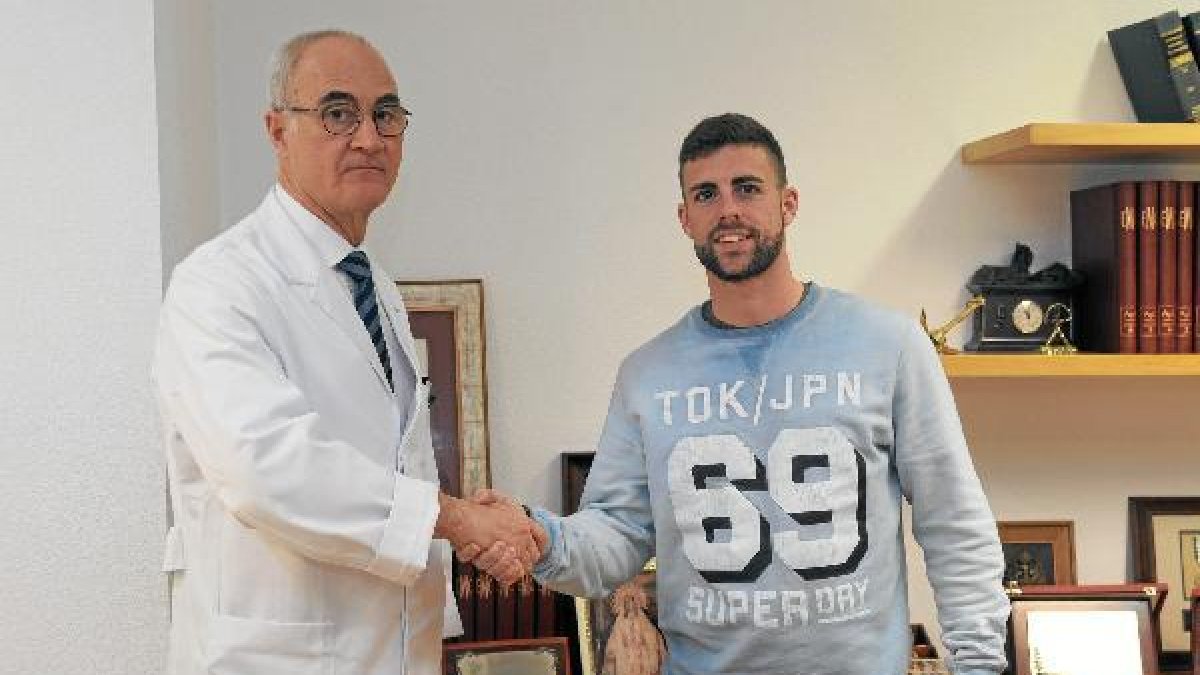 Rodri con el doctor Ripollo,469px);}<