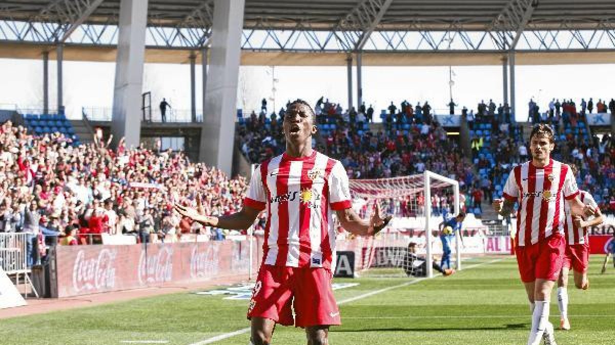 Jonathan marcó un gol que puede valer una permanencia en Primera,tyle>.apqj{position:absol