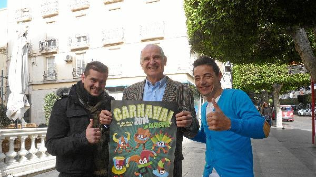 Nicolás Castillo, Mariano Ruiz y Aaron Martínez, con el cartele