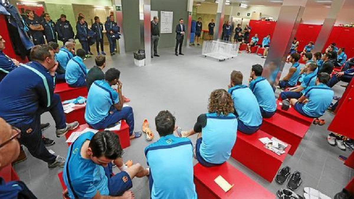 Reunión en el vestuarioo,469px);}</st