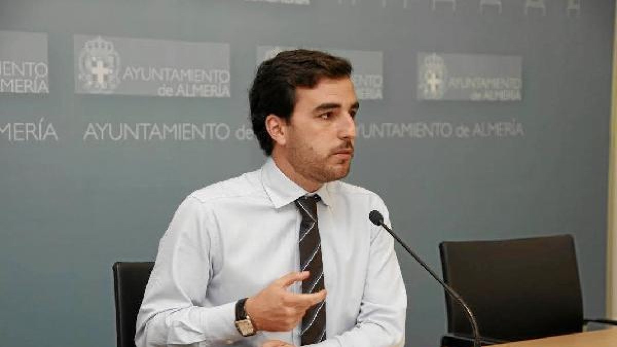 Carlos Sánchez, concejal de Salud y Consumox,au