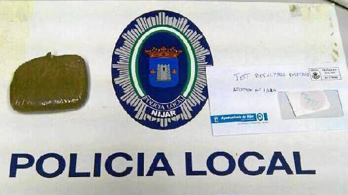 Material encontrado por los agentes en una de las operaciones,e