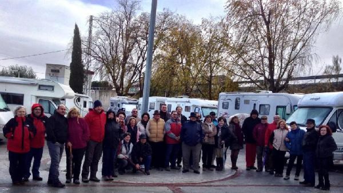 Turistas llegados a Tíjola durante la jornada de inauguración el pasado domingo.tyle>.apqj