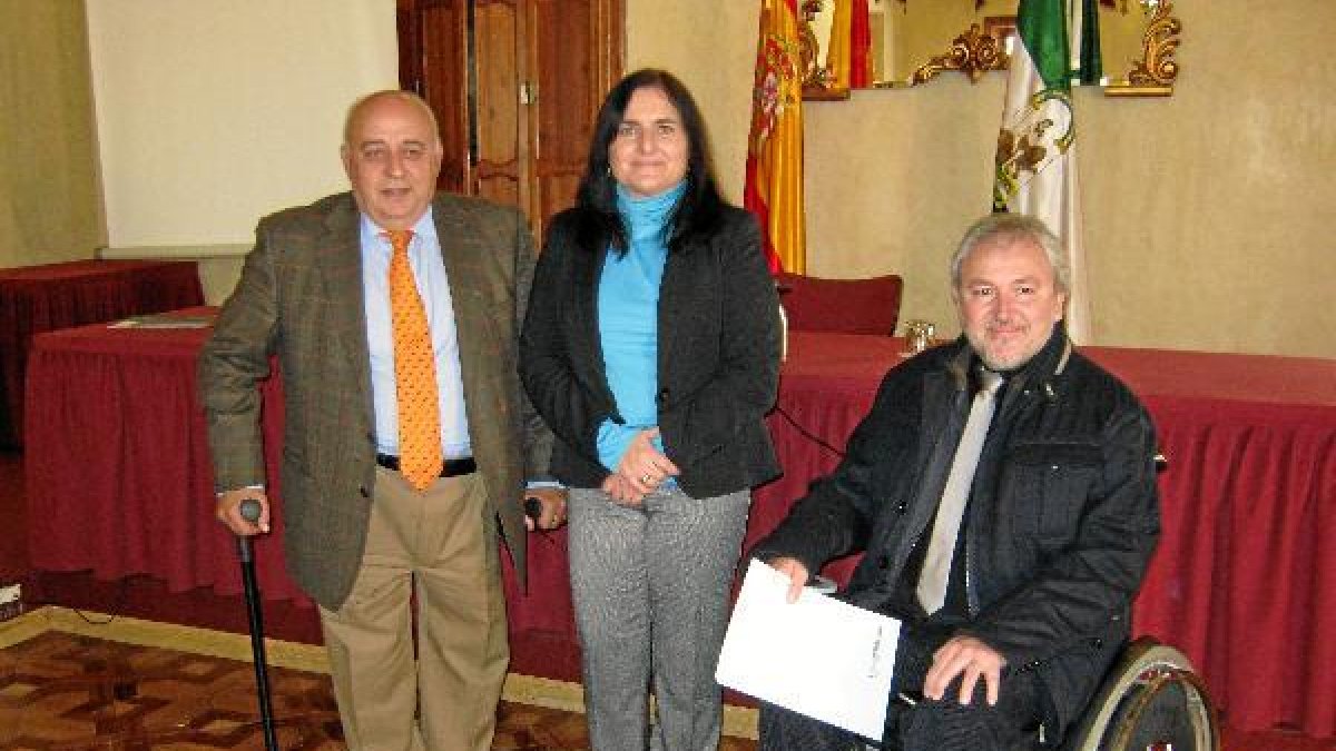 Isabel Arévalo, Pepe Gómez Amate y Antonio Sánchez de Amoe;clip