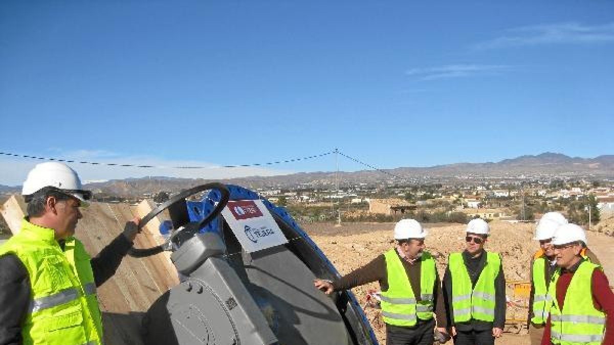 José Manuel Ortiz, delegado provincial, visitó ayer las obras.
