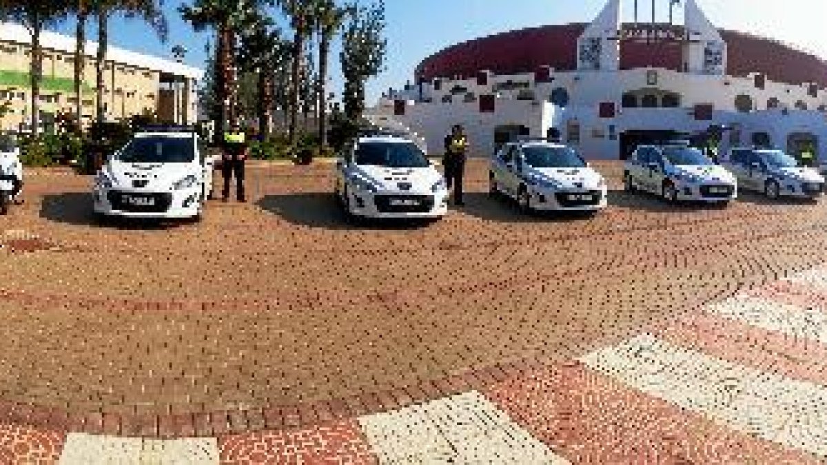 Parque móvil adquirido recientemente por el Ayuntamiento para equipar a la Policía Local.t