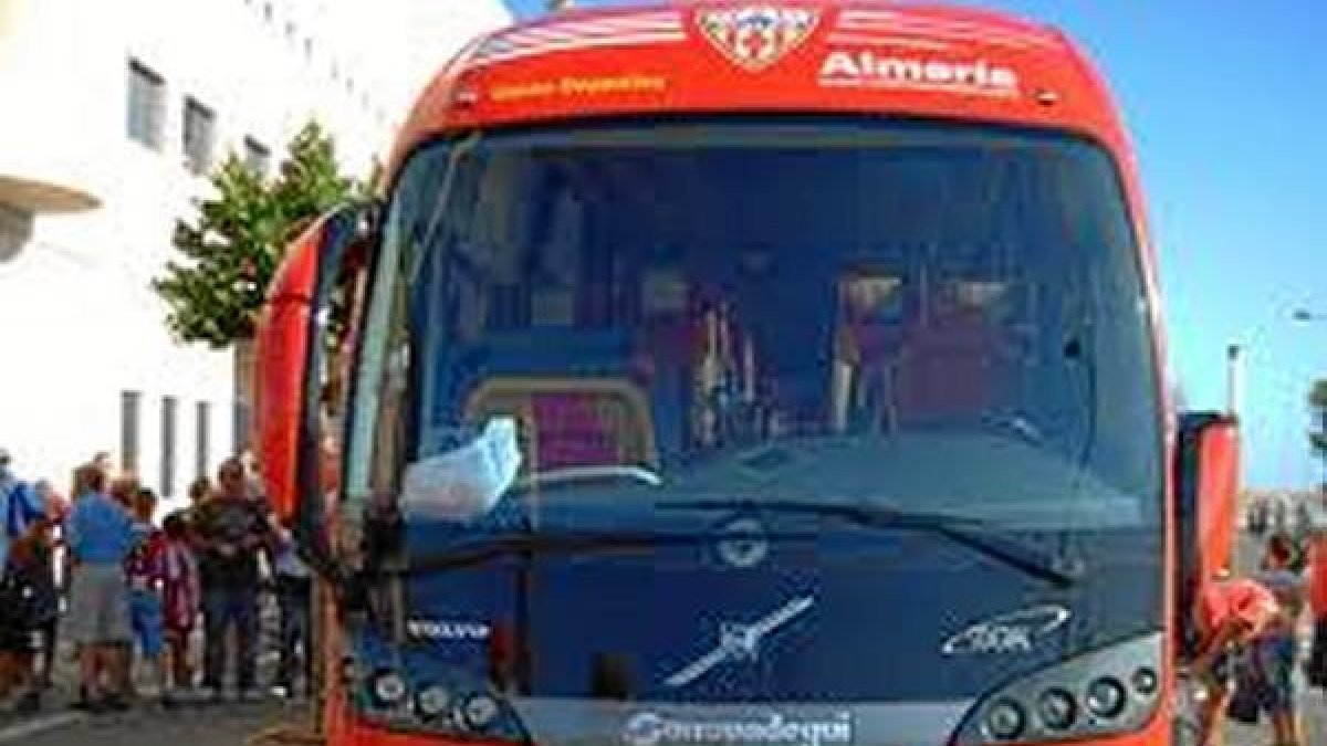 El autobús del Almería no funcionó después del partidoe;clip:re